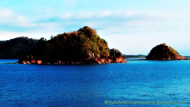 Almost at Marinduque...these gorgeous little islands awaits you.